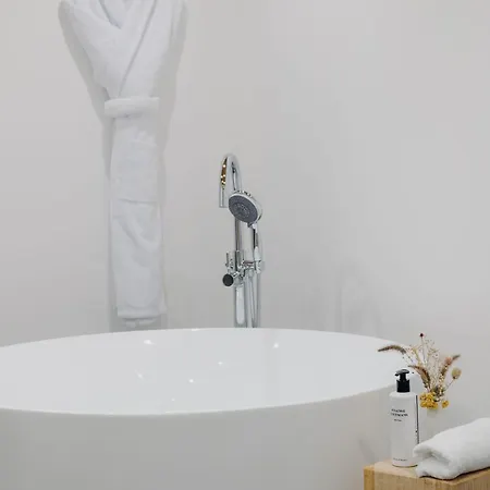 Flachaire Bed & Breakfast 3*